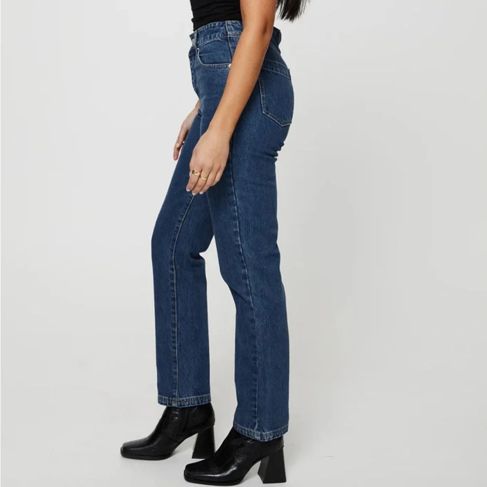 Princess Polly Gyoke Hi Rise Straight Leg Jeans Size 8 Dark Wash - Picture 4 of 15